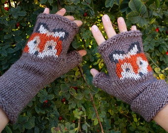 Women's/Men's hand knit fox fingerless mittens Wool animal hand warmers Fingerless gloves with foxes Winter fox mittens Fox knit gift
