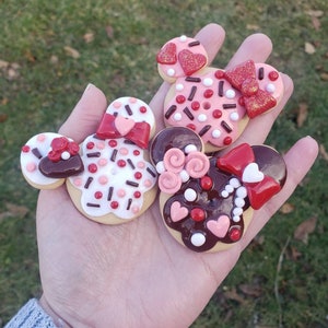 Darling Donut Magnets