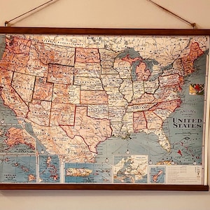 Póster decorativo de papel estilo vintage de Cavallini & Co., mapa de Estados Unidos con bastidor de madera.