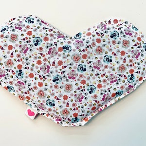 Corazones Hot Pack/Cold Pack con Arroz, Semillas de Lino y Lavanda Pink & blue flowers