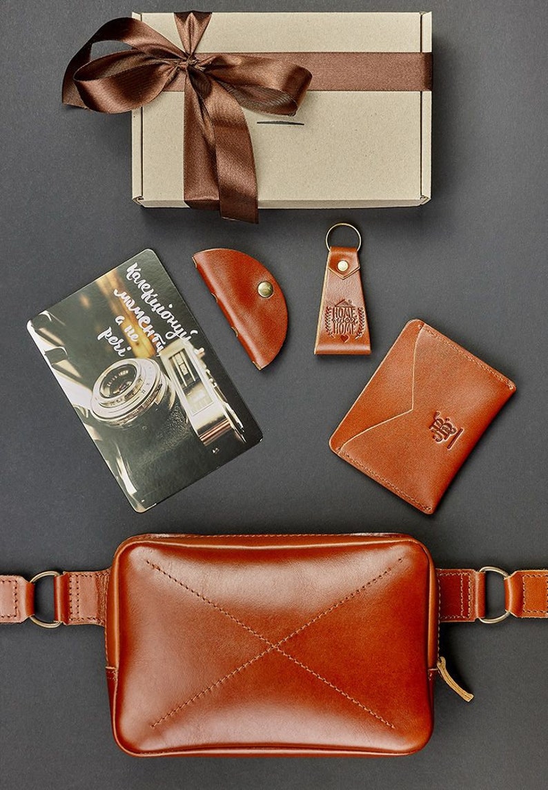 подарочные изделия из кожи.