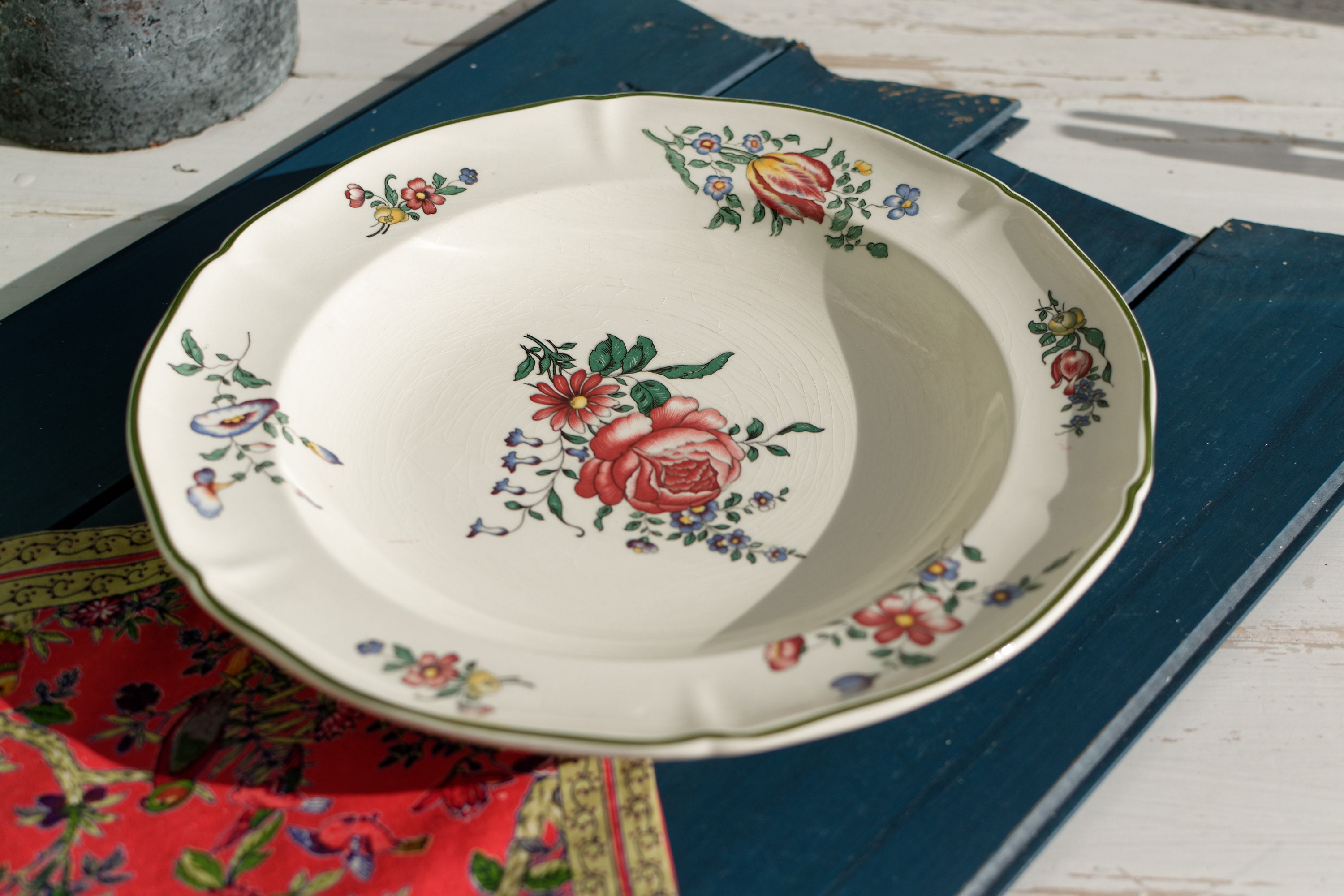 Années 1950 ~ Assiette de Service Creuse en Porcelaine Allemande Fabriqué Par Villeroy & Boch Motif 