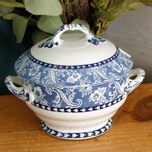 1930-talet ~ FLORENCE Fenton Pottery Co Real Staffordshire ~ Engelsk antik järnstensblå transferware liten terrin, skål ~ Tillverkad i England