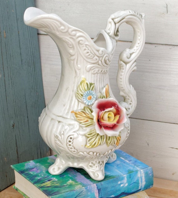 Porcelana italiana vintage ~ Capodimonte ~ Jarra com pé feita à