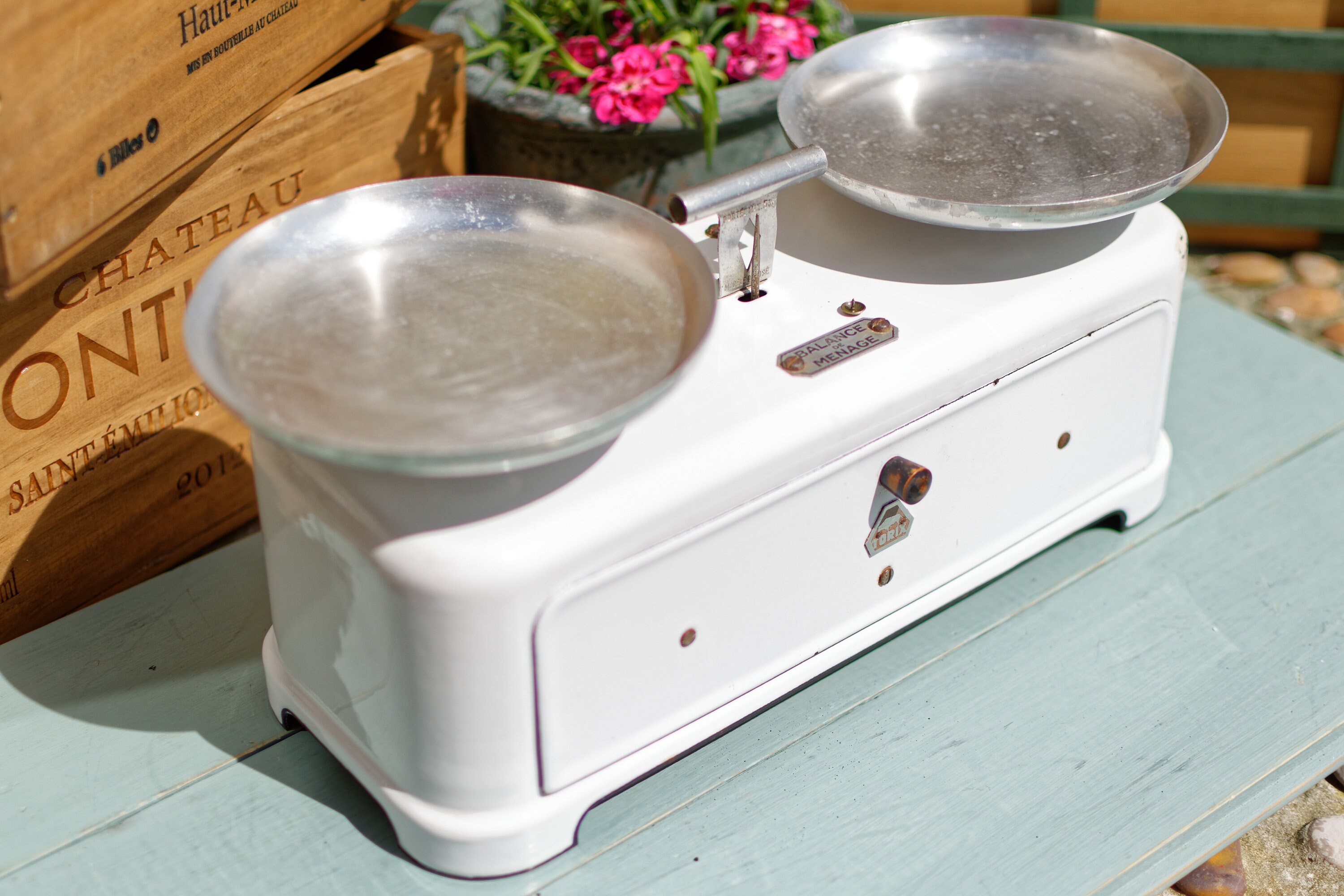 Années 1950 ~ Français Échelle de Cuisine en Émail/Balance Vintage White Enamel & Aluminum Kitchen S