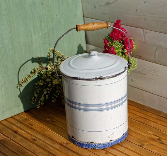 Rustic Vintage Enamelware White Enamel Porcelain Bucket Pot With Lid And  Handle