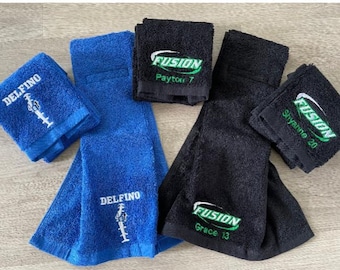 Toalla de fútbol bordada personalizada con cierre de velcro, ligera, suave y absorbente, para deportes.