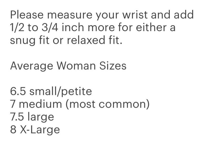 May include: A chart showing average wrist sizes for women. The sizes are listed as 6.5 small/petite, 7 medium (most common), 7.5 large, and 8 X-Large.
