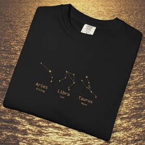 Camiseta de astrología personalizada con Sol, Luna, Signo Ascendente y Constelaciones / Camiseta de astrología personalizada / Camiseta de carta natal / Camiseta de astrología cómoda