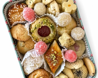 Galletas surtidas en caja para Nowruz Norooz Gift Haft seen Yalda Christmas