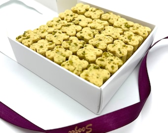 Galletas de garbanzos y pistacho (Nokhodchi): mantecosas, sin gluten y perfectas para acompañar las festividades de Nowruz, Norooz y Haftseen.