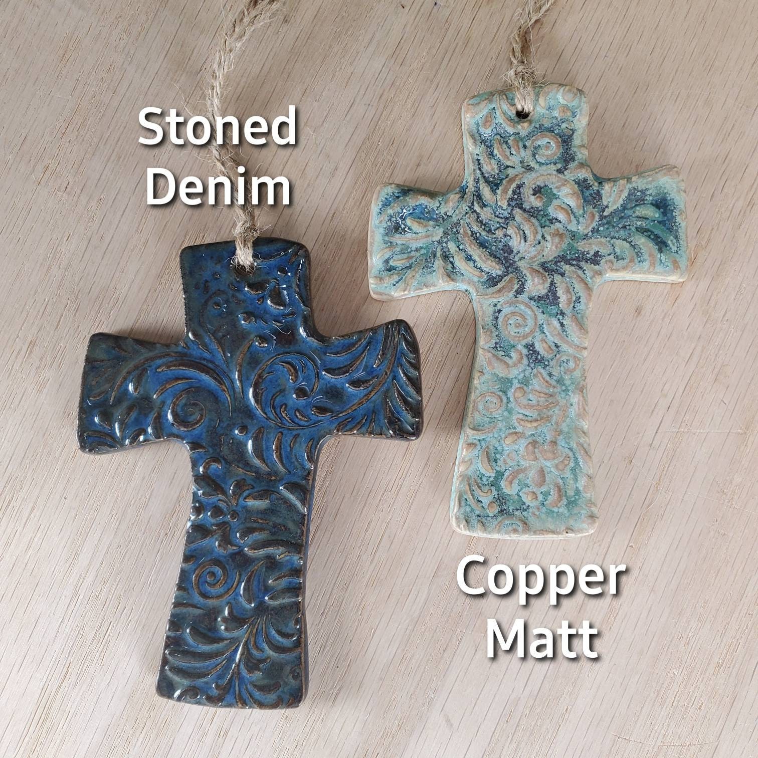 オンリリ　Onlili グレーの文字入り陶器 レア Ceramic Cross Ornament, Handmade Textured Pottery, Indoor or