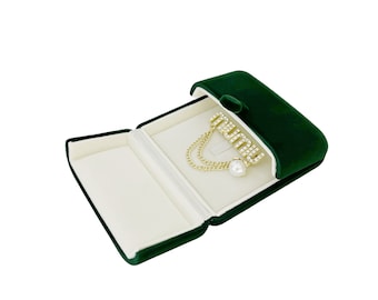 Green Velvet Jewelry Gift Box for Brooch Pin Badge Unique Present Box Special Occasion Luxurious Material