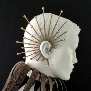 Pendiente de oreja Sunburst - Pendiente dorado llamativo, trepador celestial, joyería única para festivales, accesorio de moda atrevido, pendiente sin perforación.