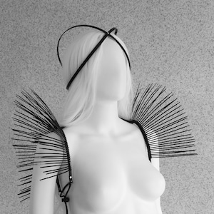 Black Epaulettes / Zip Tie Spiked Shoulder Pads / Fringe Shoulder Jewelry / 3D Shoulder Jewelry / Festival Fashion Costume / Goth Epaletes
