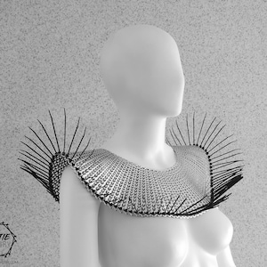 Silver Spike Necklace / Zip Tie Statement Necklace / Bib Necklace / Contemporary Jewelry / Futuristic Necklace / Silver Collar Necklace