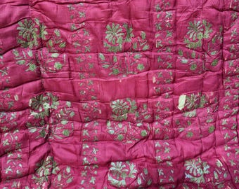 Seltene 1800er Jahre osmanische Seidenquilt: Silberstickerei, geblümt