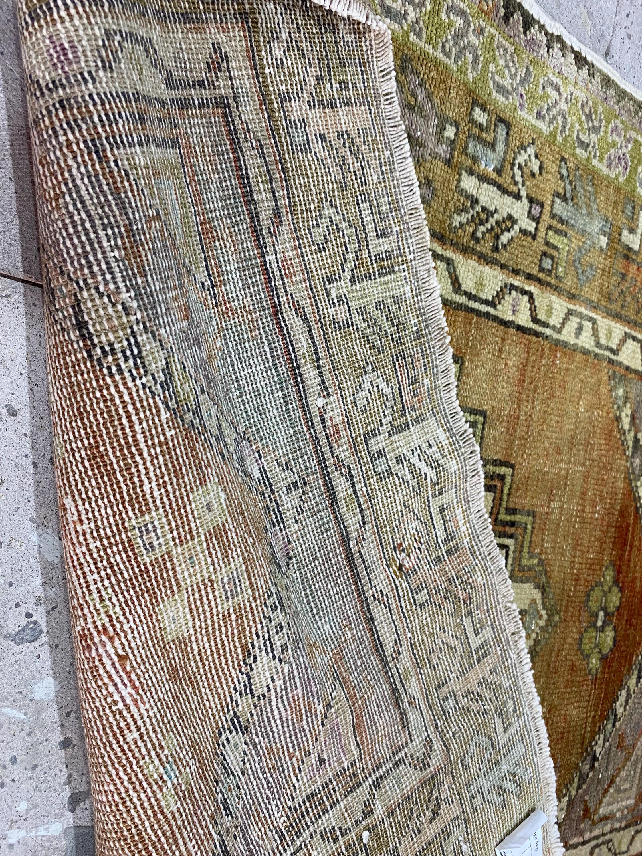 ヴィンテージトルコウールラグ：3x3.9フィートの手編みボヘミアン玄関