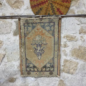 Handmade rug,2&#39;5x3&#39;5 ft,distressed turkish rug,small area rug,vintage turkish rug,boho rug,worn rug!4019