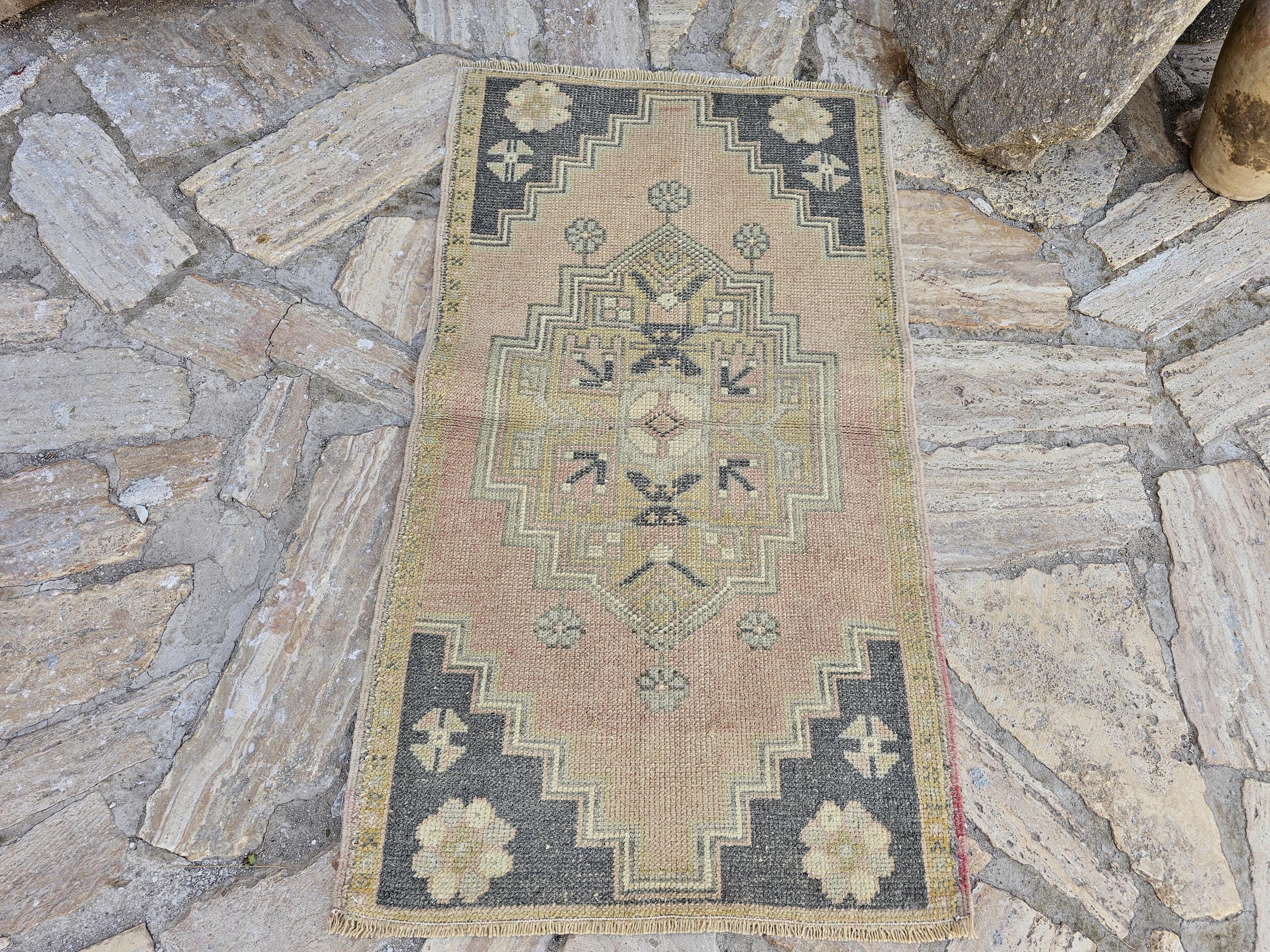 74×93 ViNTAGE TURKiSH RUG Small Turkish Rug: Handmade Wool Cotton Vintage Entry Rug - Etsy