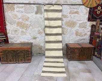 Tappeto Kilim turco vintage: lana tessuta a mano, strisce bianche e nere