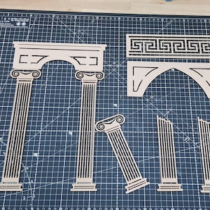 colonne e basamenti superiori artigianato greco marocchino romano