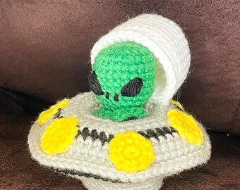 Alien Spaceship Amigurumi Crochet Pattern – Beginner Friendly (PDF Pattern)