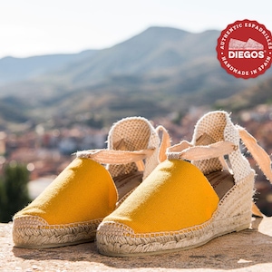 Espadrilles compensées jaunes foncées Diegos® Classic Lola fabriquées et cousues à la main dans le nord de l&#39;Espagne