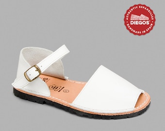 Diegos® Kids white Spanish Avarcas leather sandals | the perfect wedding sandals for the kids