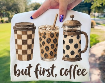 Trendy realistisch Paint Coffee Addict-png-ontwerp | Handgeschilderde ijskoffie citaat, png PNGEgg | Boujee Cosy Coffee retro dambordpatroon | Olieverf