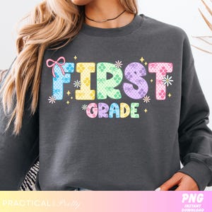 PNG di prima elementare - PNG con fiocco a matita - Design per maglietta di prima elementare - PNG con fiocco preppy - PNG con civetta dell&#39;insegnante - PNG con insegnante carino - Ritorno a scuola per bambini