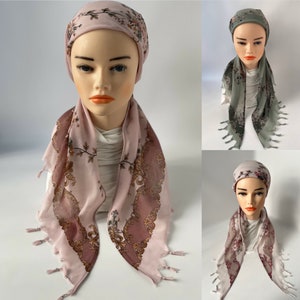 新登場！女性用の夏用のエレガントなコットン バンダナ。あらかじめ結ばれたグレー、ピーチ、ピンクのヘッド バンダナ。ヘッドカバー用の軽量で魅力的なスカーフ。