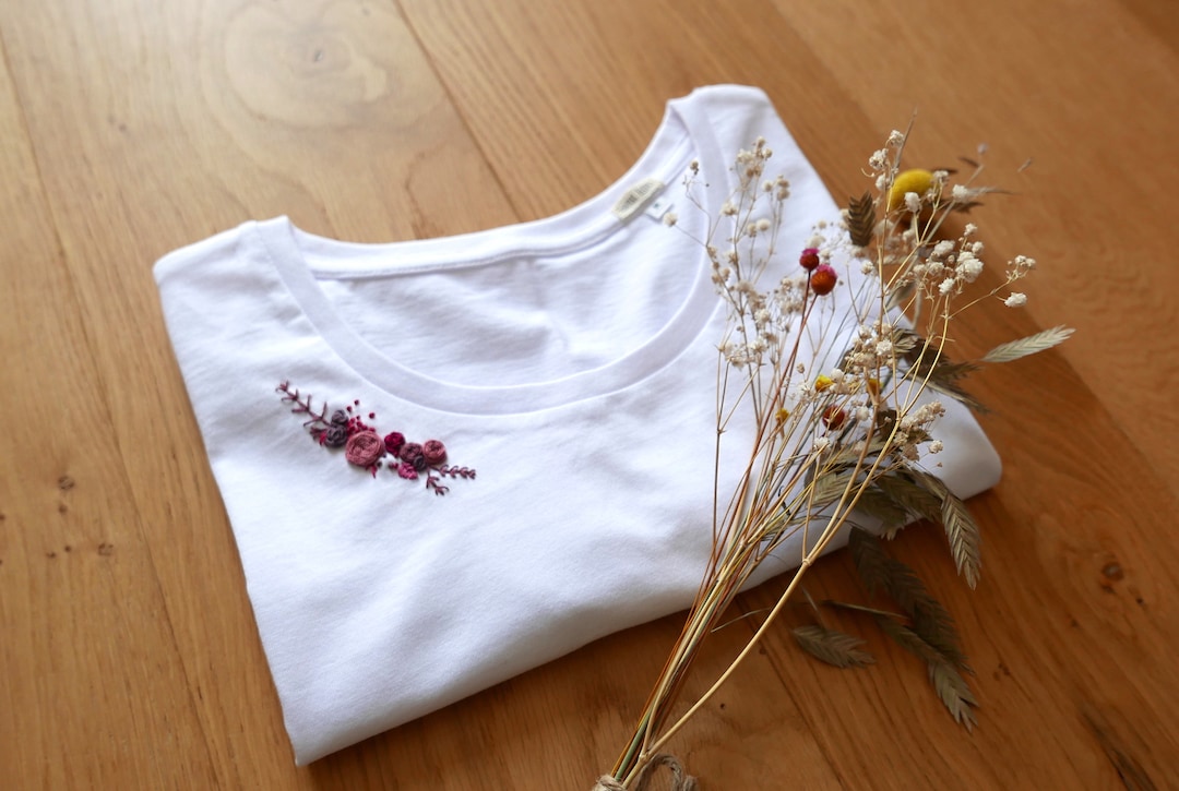 EMBROIDERY ORGANIC COTTON T-SHIRT | YOKE