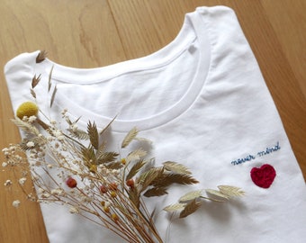 Customizable hand-embroidered organic cotton T-shirt - HEART