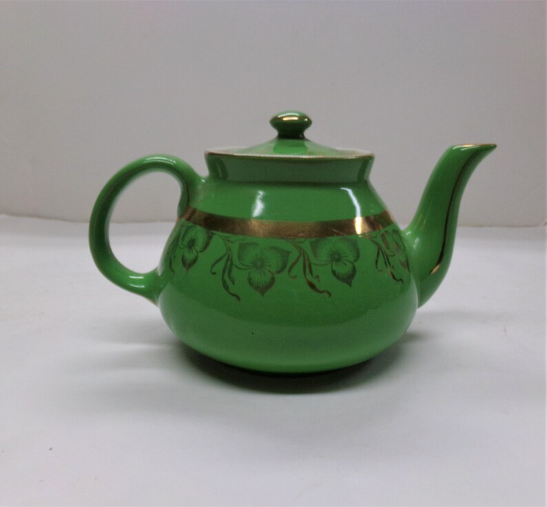 Hall China New York Dresden 4 Cup Emerald Teapot with Standard Gold Design