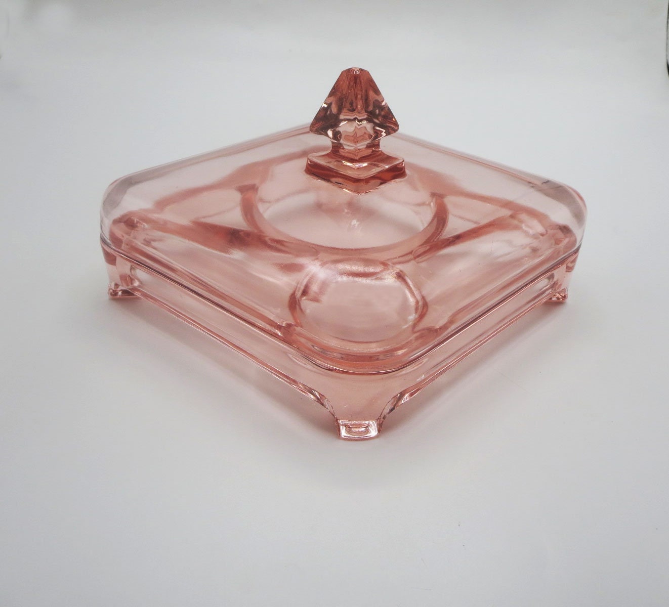Cómoda compacta o tocador rosa de la década de 1930 de Central Glass Works - Depression Glass