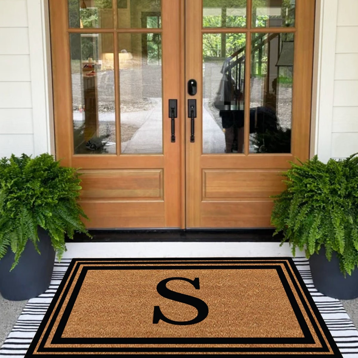 Monogram Welcome Mat (Letter B)
