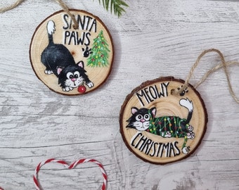 Santa Paws Meowy Christmas Log Slice Hanging Decoration - Christmas Wood Slice - Christmas Cat Wood Slice Decoration - Black & White Cat