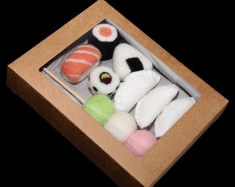 Boîte repas asiatique sushis, makis, raviolis chinois, mochis en laine feutrée