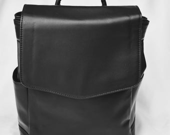 Multifunctional changing backpack for business moms - perfectly organized on the go! Imperfect collection