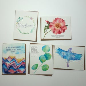 Conjunto de cinco cartões de escritura mais vendidos com versículos encorajadores e reconfortantes e fundos aquarelados - Conjunto de cartões de versículos bíblicos