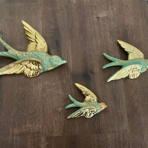 Set Of 3 Flying Birds Hanging Gold Vintage Style Ornament Swallow Ceramic Wall Decorative Shabby Chic Mounting Flying Flock Birds Wall art