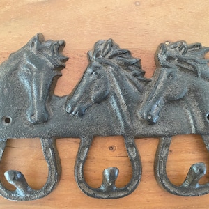 Vintage Look Cast Iron Rustic Antique Style Horse Wall Hooks Feature Farm Country Animal Hooks And Fixture Towel Hook Coat Hook Gift Idea