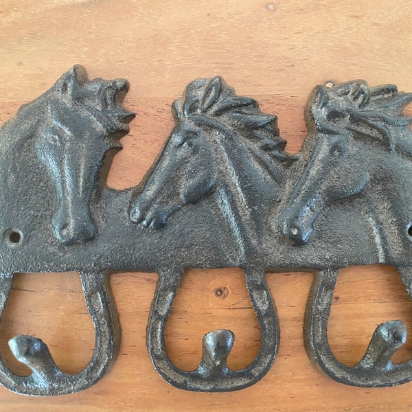 Vintage Look Cast Iron Rustic Antique Style Horse Wall Hooks Feature Farm Country Animal Hooks And Fixture Towel Hook Coat Hook Gift Idea