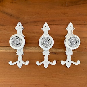 Rustic White Metal Door Knob Hook Set, Vintage Coat Towel Hooks