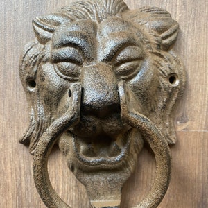 Metal Lion Head Door Knocker Cast Iron Vintage Style Outdoor Garden Decor Antique Brown Gift Idea