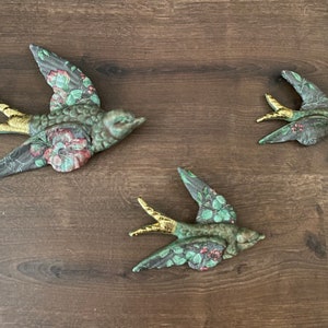 Set Of 3 Brown Gold Flying Birds Hanging Retro Vintage Style decorative Ornament Swallow Shabby Chic Mounting Flying Flock Birds Wall art