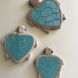 Zestaw 3 drewnianych niebieskich naturalnych ścian w stylu Distress Turtles wiszących nadmorskich ozdób morskich Dom na plaży nadmorskiej Dekoracyjna sztuka montażu ściennego