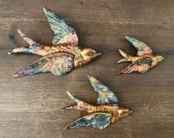 Set Of 3 Floral Flying Birds Hanging Retro Vintage Style Ornament Swallow Wall Decor Shabby Chic Mounting Flying Flock Birds Wall art