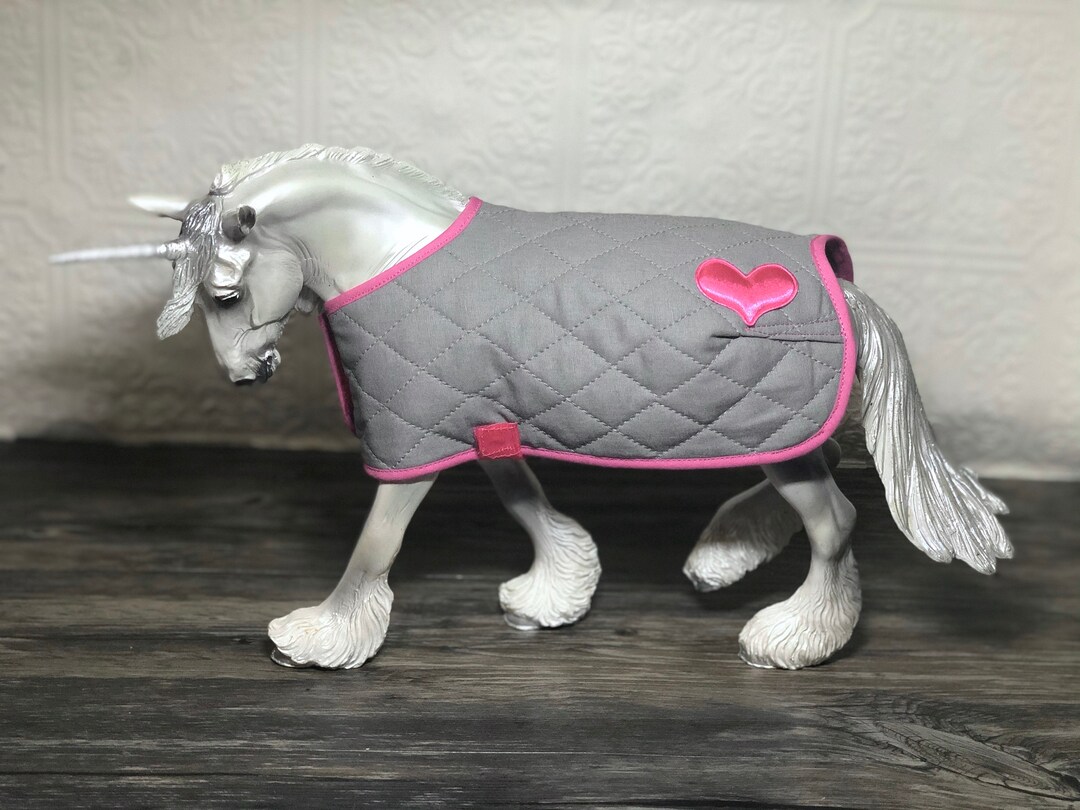 Quilted Model Horse Blanket Traditional or Classic Pink Grey Heart